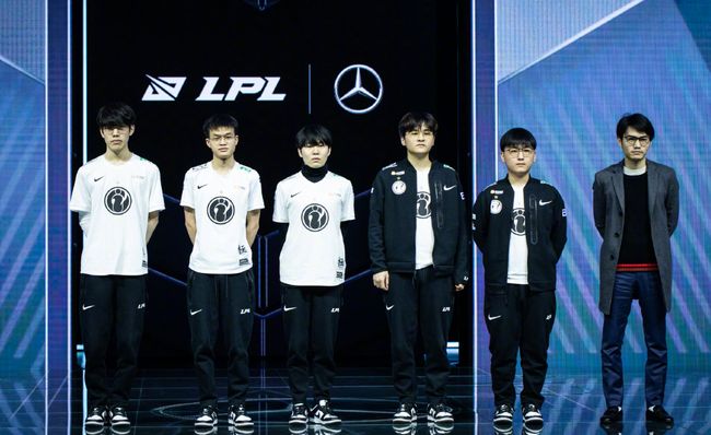 [NBA]东契奇妙传篮下 范德比尔特上篮得手.