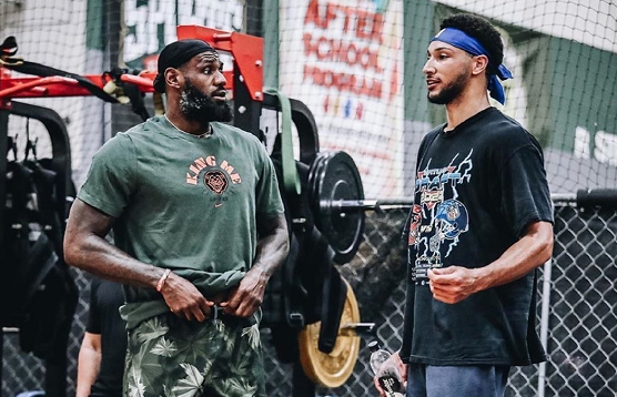 那脚划破静 那脚划破静