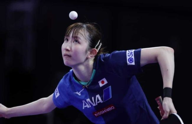 钟由青年前 钟由青年前